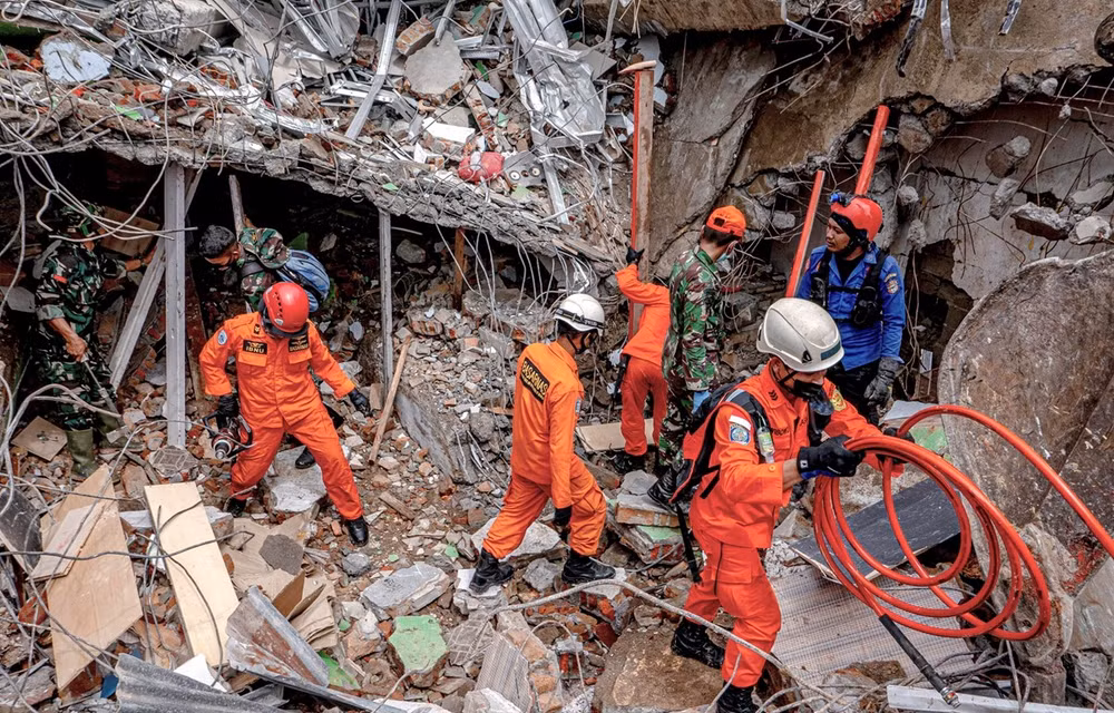 Indonesia reporta nueva réplica de terremoto ảnh 1