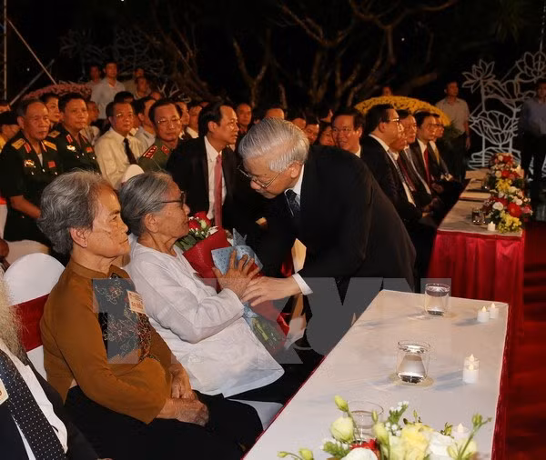 Rememoran en Vietnam ejemplo de lucha de combatientes revolucionarios ảnh 1 Rememoran en Vietnam ejemplo de lucha de combatientes revolucionarios ảnh 1