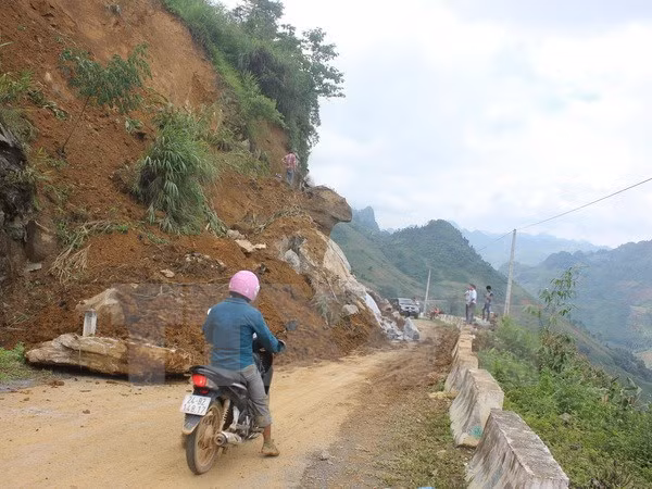 Reportan 12 muertos en Vietnam por inundaciones y deslaves ảnh 1