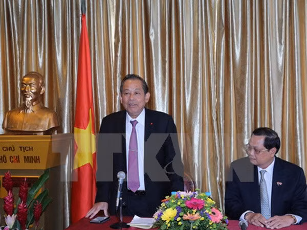 Vicepremier aprecia contribución de comunidad vietnamita en Singapur al desarrollo nacional ảnh 1 Vicepremier aprecia contribución de comunidad vietnamita en Singapur al desarrollo nacional ảnh 1