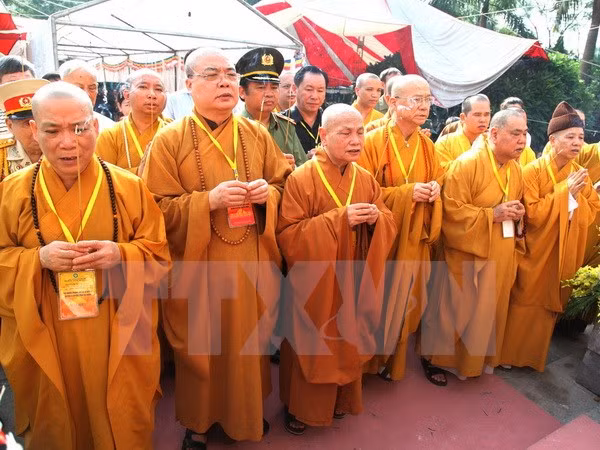 Rinden homenaje a mártires vietnamitas caídos en el frente del Norte ảnh 1