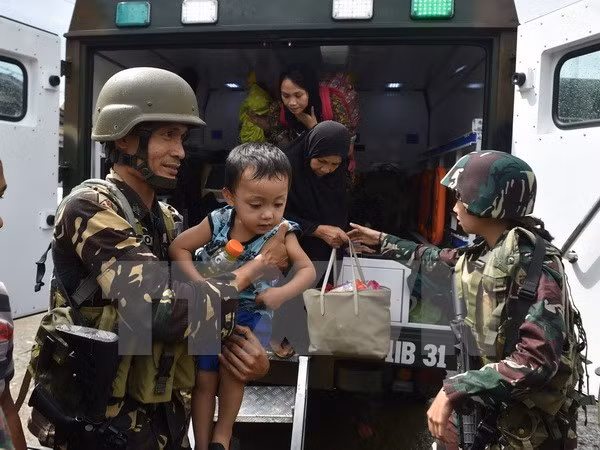 Combates en el sur de Filipinas obligan a 400 mil personas a abandonar sus hogares ảnh 1 Combates en el sur de Filipinas obligan a 400 mil personas a abandonar sus hogares ảnh 1