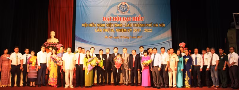 Asociación de Amistad Vietnam-Laos celebra cuarto congreso ảnh 1