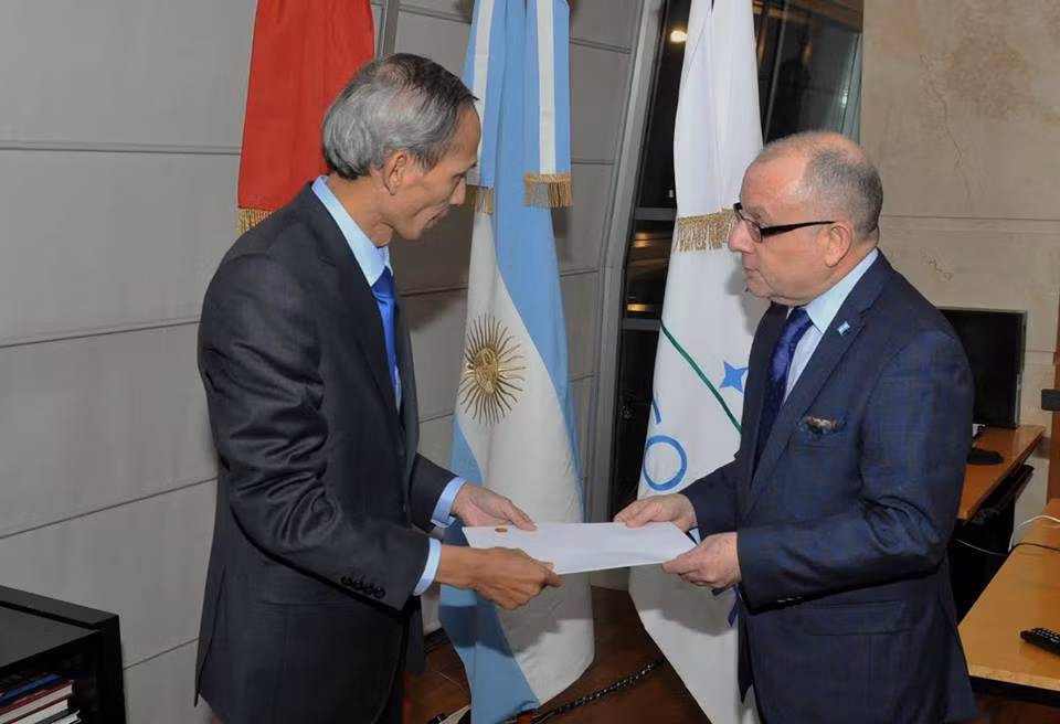 Canciller argentino recibe a embajador vietnamita designado ảnh 2