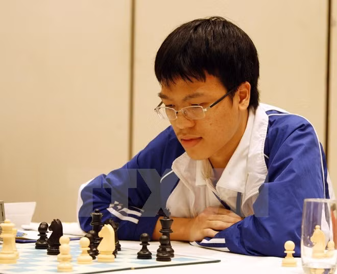 Trebejista vietnamita venció al campeón mundial de ajedrez rápido ảnh 1