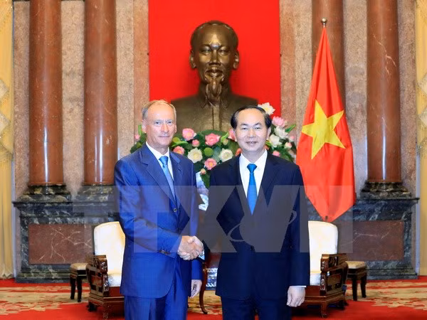 Vietnam aprecia lazos en defensa con Rusia, afirma presidente ảnh 1