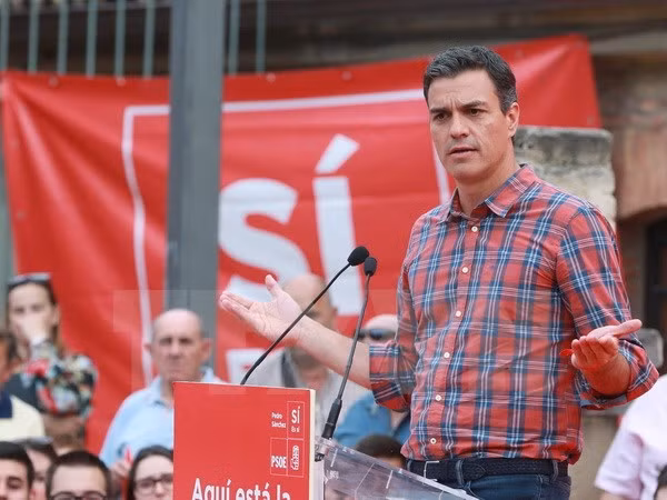 Vietnam felicita a Pedro Sánchez por su reelección como secretario general del PSOE ảnh 1