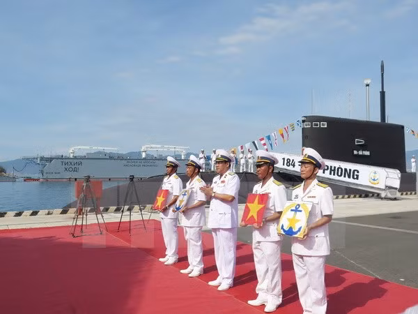 Presidente de Vietnam asiste a la inauguración del puerto internacional ảnh 1