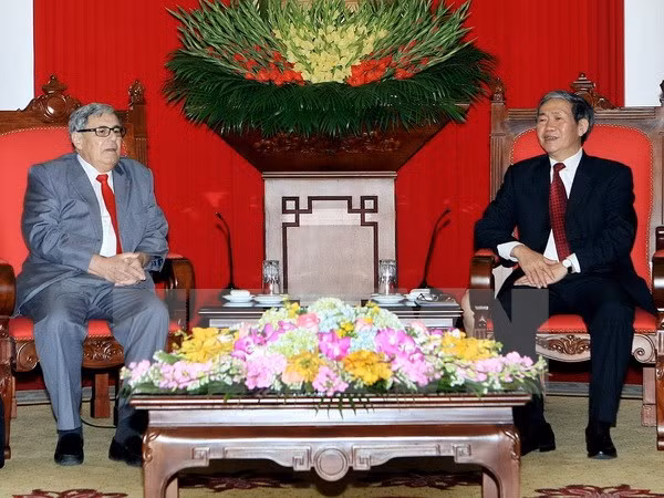 Partidos comunistas de Vietnam y Francia forjan cooperación ảnh 1