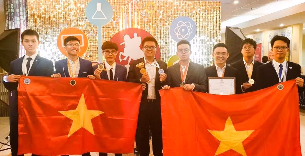 Gana Vietnam tres oros en Olimpiada Internacional de Metropolises en Moscú ảnh 1
