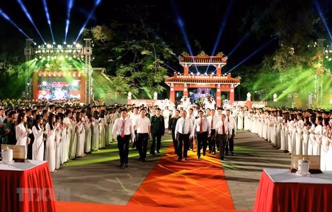 Programa televisivo en vivo marca medio siglo de cumplimiento de Testamento de Ho Chi Minh ảnh 1