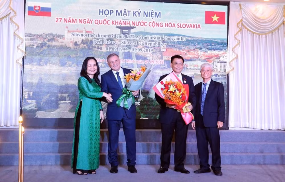 Robustecen amistad entre Vietnam y Eslovaquia ảnh 1