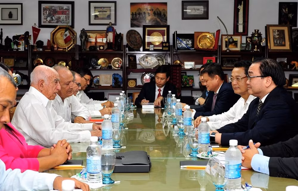 Delegación del Partido Comunista de Vietnam visita Cuba para impulsar lazos tradicionales ảnh 1