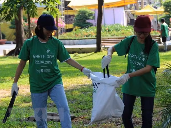 Lanzan en Vietnam concurso de oratoria juvenil sobre protección ambiental ảnh 1