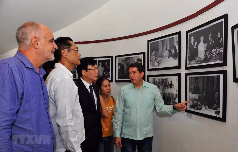 Ratifican Vietnam y Cuba camino común en el periodismo ảnh 1