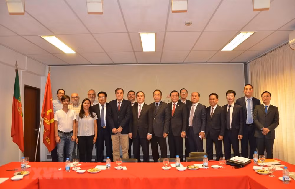 Propone Vietnam apoyo de Portugal a TLC con UE ảnh 1