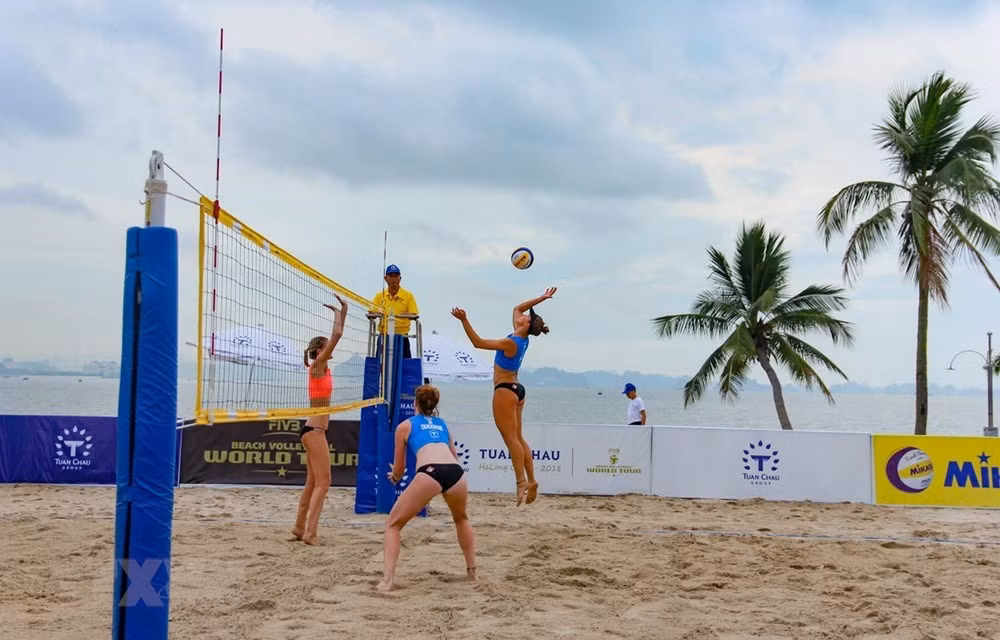 [Fotos] Inician en Ha Long Torneo Femenino Mundial de Voleibol de Playa ảnh 3