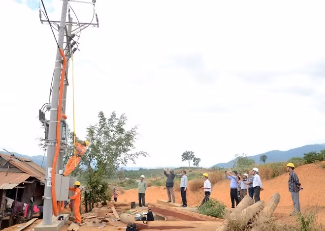 Arranca proyecto de suministro de electricidad en Son La ảnh 1