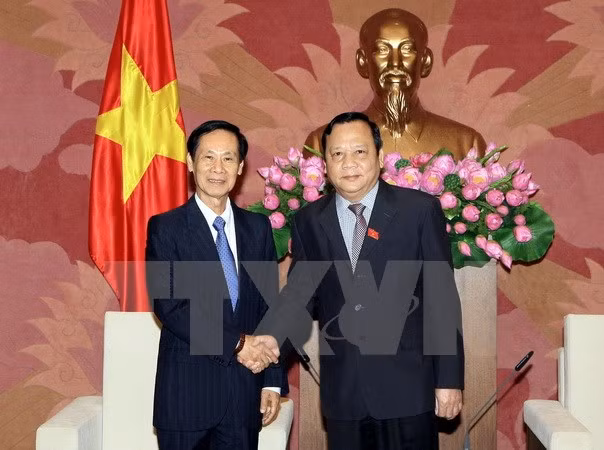 Delegación parlamentaria laosiana visita Vietnam ảnh 1
