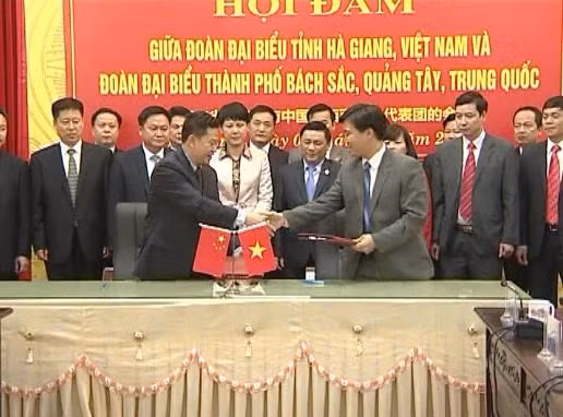 Abren nuevas oportunidades de cooperación entre provincia vietnamita y ciudad china ảnh 1