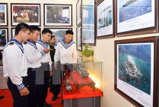 Exhibición sobre soberanía marítima e isleña en Vung Tau ảnh 1
