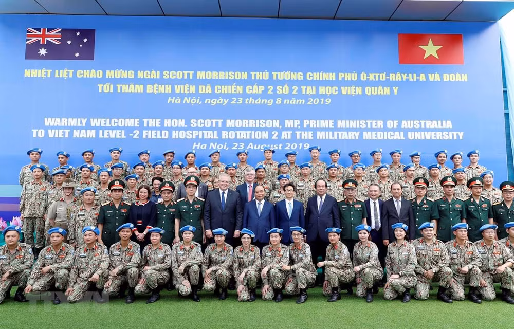 Premier australiano visita hospital de campaña del Ejército Popular de Vietnam ảnh 1