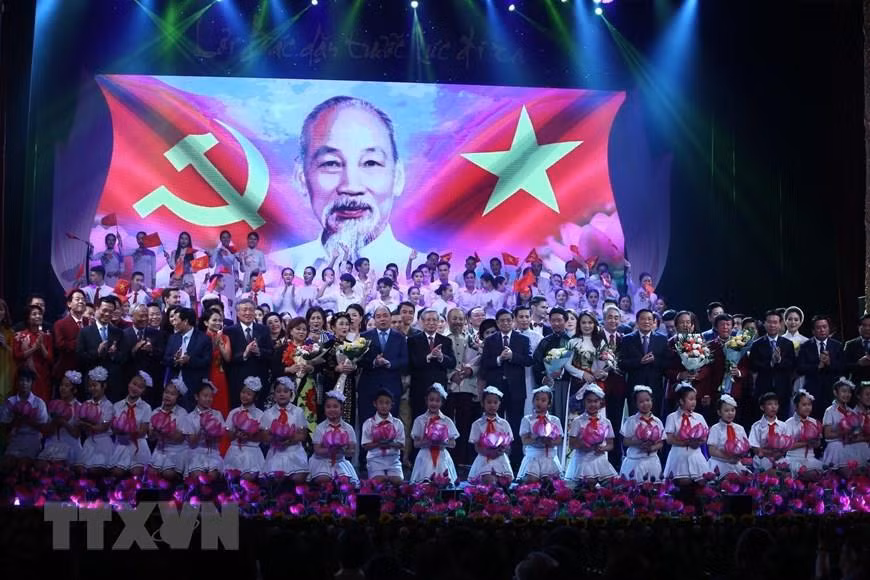 Recuerda programa artístico legado de Presidente Ho Chi Minh ảnh 1