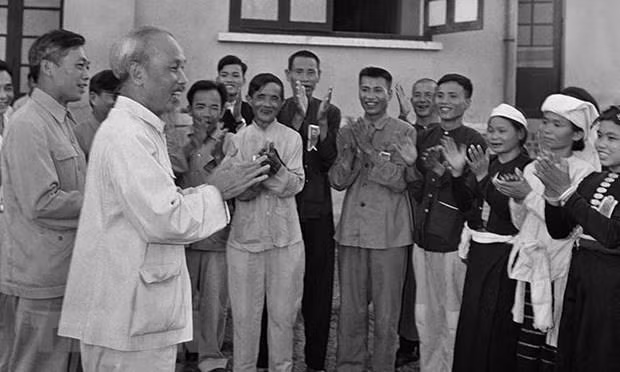 Inauguran en Hanoi exposición sobre Testamento de Ho Chi Minh ảnh 1