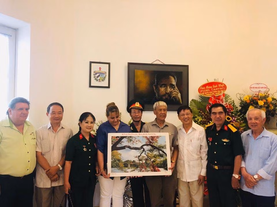 Conmemoran en Vietnam nacimiento del líder cubano Fidel Castro ảnh 1