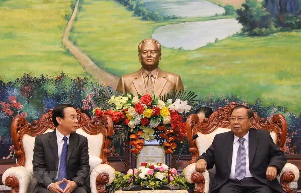 Robustecen Vietnam y Laos nexos partidistas ảnh 1