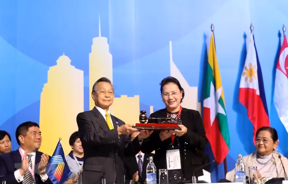 Vietnam se compromete a realizar mayor esfuerzo en desempeño del presidente de AIPA ảnh 1