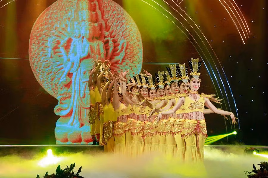 Efectúan en Hanoi programa artístico en ocasión de ceremonia budista Vu Lan ảnh 1