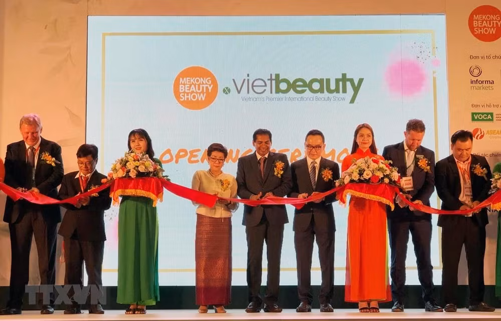 Inauguran la mayor exposición cosmética de Vietnam ảnh 1