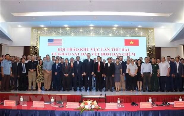 Revisan en Vietnam eficacia de métodos de investigación sobre bombas de racimo ảnh 1