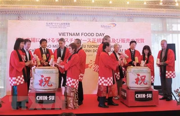 Se venden salsa picante vietnamita en Japón ảnh 1