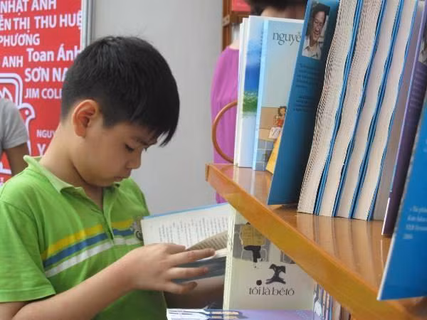 Biblioteca en pueblo natal de Ho Chi Minh incentiva práctica de la lectura ảnh 1 Biblioteca en pueblo natal de Ho Chi Minh incentiva práctica de la lectura ảnh 1