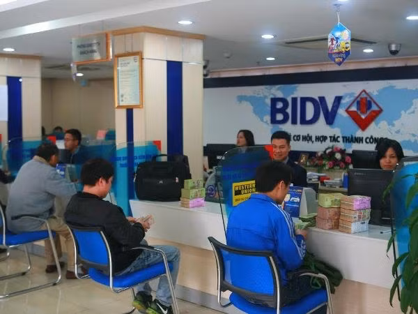 Fondo FTSE VN adquirirá acciones del banco vietnamita ảnh 1