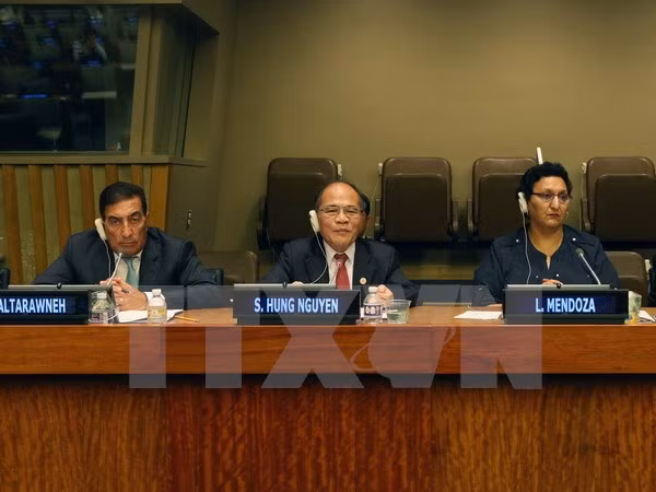 Sinh Hung copreside sesión de presidentes parlamentarios ảnh 1
