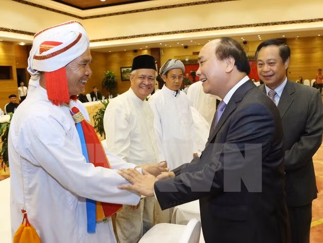 Viceprimer ministro recibe a dignatarios religiosos ảnh 1