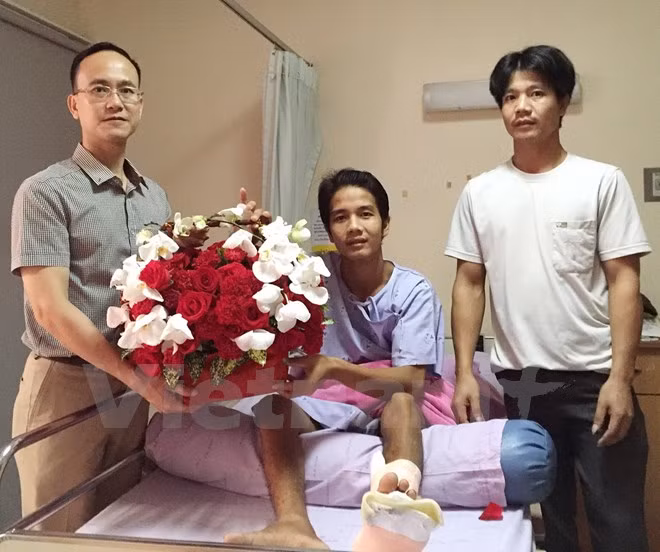Repatrían a ciudadano vietnamita herido en ataque en Bangkok ảnh 1