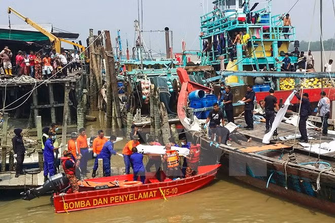 Impulsa Malasia búsqueda de desaparecidos en barco hundido ảnh 1 Impulsa Malasia búsqueda de desaparecidos en barco hundido ảnh 1