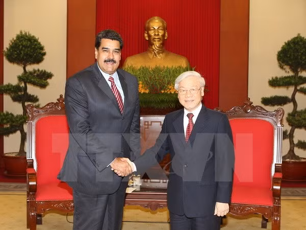 Líder de PCV se reúne con Nicolás Maduro ảnh 1