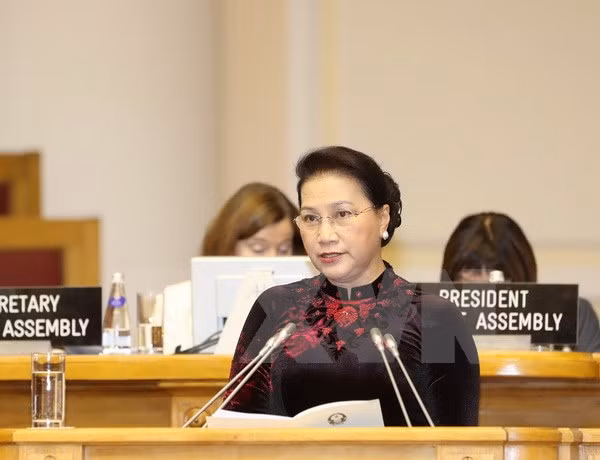 Presidenta de Asamblea Nacional de Vietnam visita Kazajstán ảnh 1