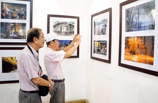 Exposición artística resalta belleza de Hanoi ảnh 1 Exposición artística resalta belleza de Hanoi ảnh 1