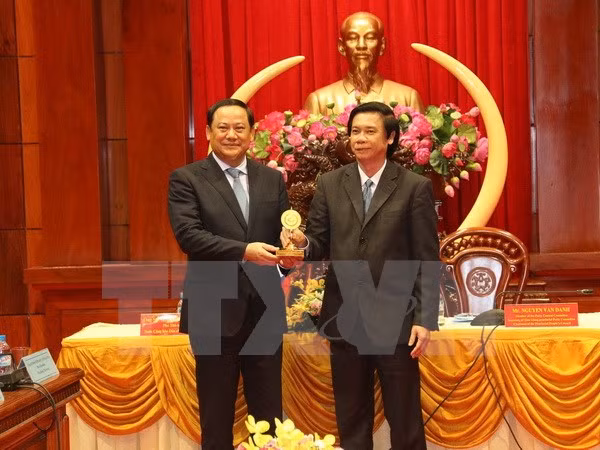 Vicepresidente de Laos visita provincia survietnamita de Tien Giang ảnh 1