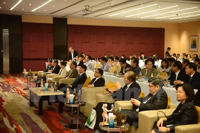 Impulsan cooperación entre escritores vietnamitas nacionales y residentes en el extranjero ảnh 1