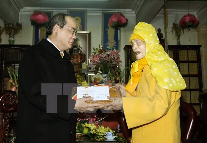 Sangha Budista de Vietnam contribuye activamente al desarrollo nacional ảnh 1