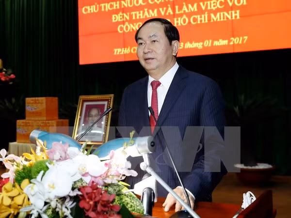 Presidente vietnamita visita fuerzas armadas de Ciudad Ho Chi Minh ảnh 1 Presidente vietnamita visita fuerzas armadas de Ciudad Ho Chi Minh ảnh 1