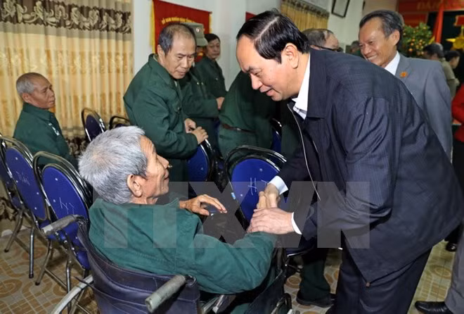Presidente vietnamita visita a veteranos de guerra ảnh 1