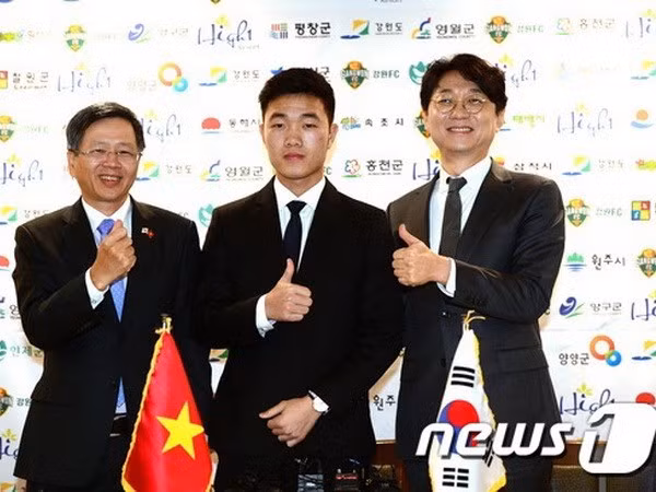 Futbolista vietnamita se estrena en el club sudcoreano Gangwon FC ảnh 1